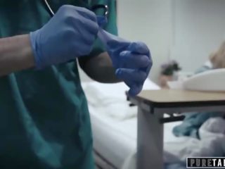 Pur tabou perv dr. donne ado patient vagin examen