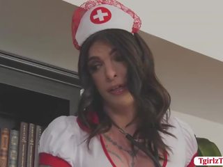 Tatuoitu sairaanhoitaja shemale chelsea marie lähetyssaarnaaja anaali seksi elokuva